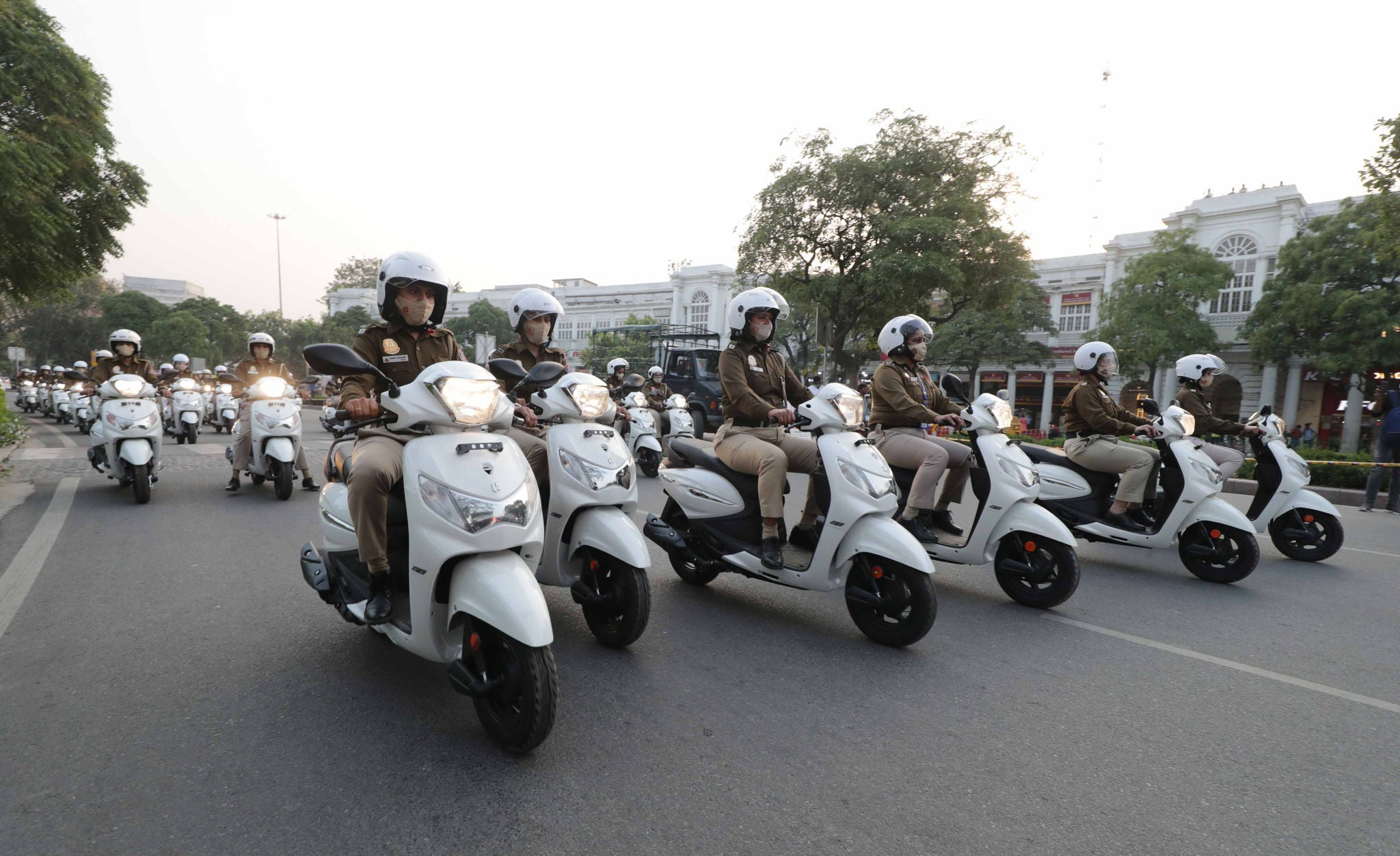 Delhi Police riding hero pleasure plus
